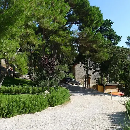 Vila Private Luxury Bianco On Solta For Up To 10 Persons, Heated Pool, Free Parking, Very Close To The Beach! Free Kajak & Mountainbikes, Great Living Area & Privacy!