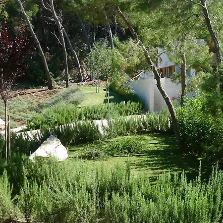 Private Luxury Bianco On Solta For Up To 10 Persons, Heated Pool, Free Parking, Very Close To The Beach! Free Kajak & Mountainbikes, Great Living Area & Privacy! Rogač