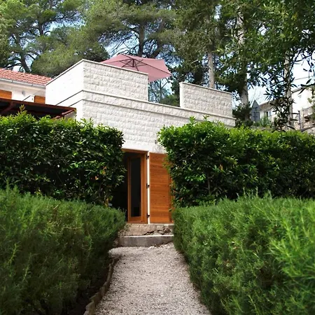 Vila Private Luxury Bianco On Solta For Up To 10 Persons, Heated Pool, Free Parking, Very Close To The Beach! Free Kajak & Mountainbikes, Great Living Area & Privacy! *