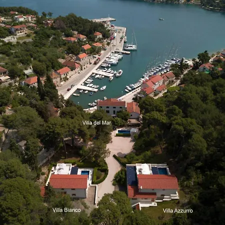 Private Luxury Bianco On Solta For Up To 10 Persons, Heated Pool, Free Parking, Very Close To The Beach! Free Kajak & Mountainbikes, Great Living Area & Privacy!